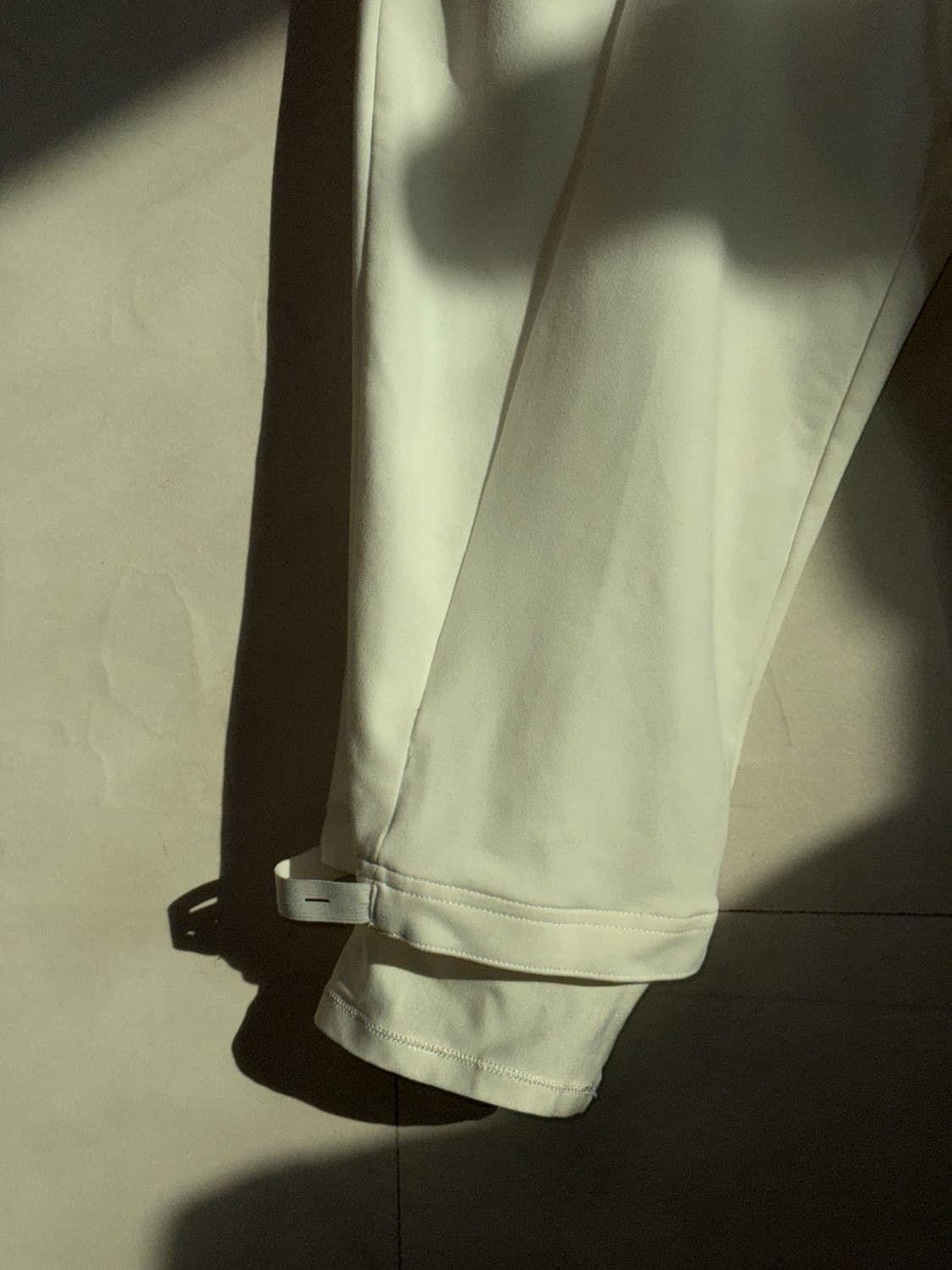 Adidas white jogger capri pants 상품이미지4