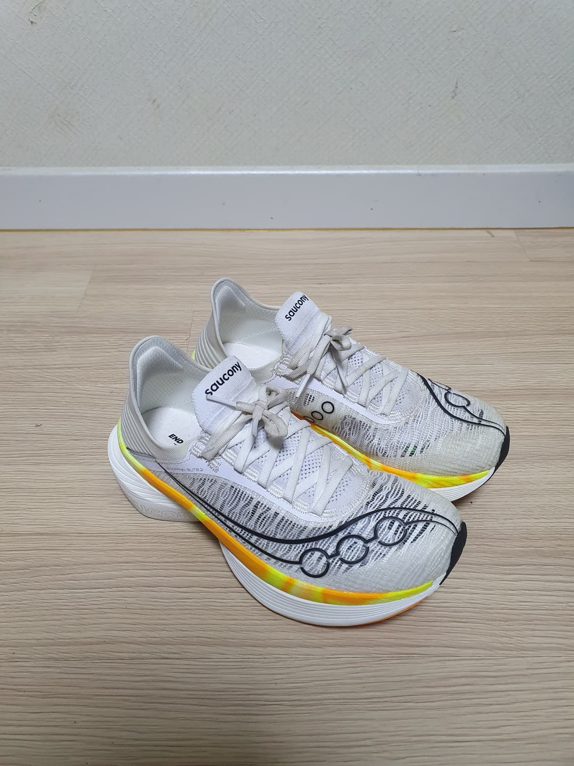 써코니 엔돌핀 엘리트 2 러닝화 265 상품이미지2