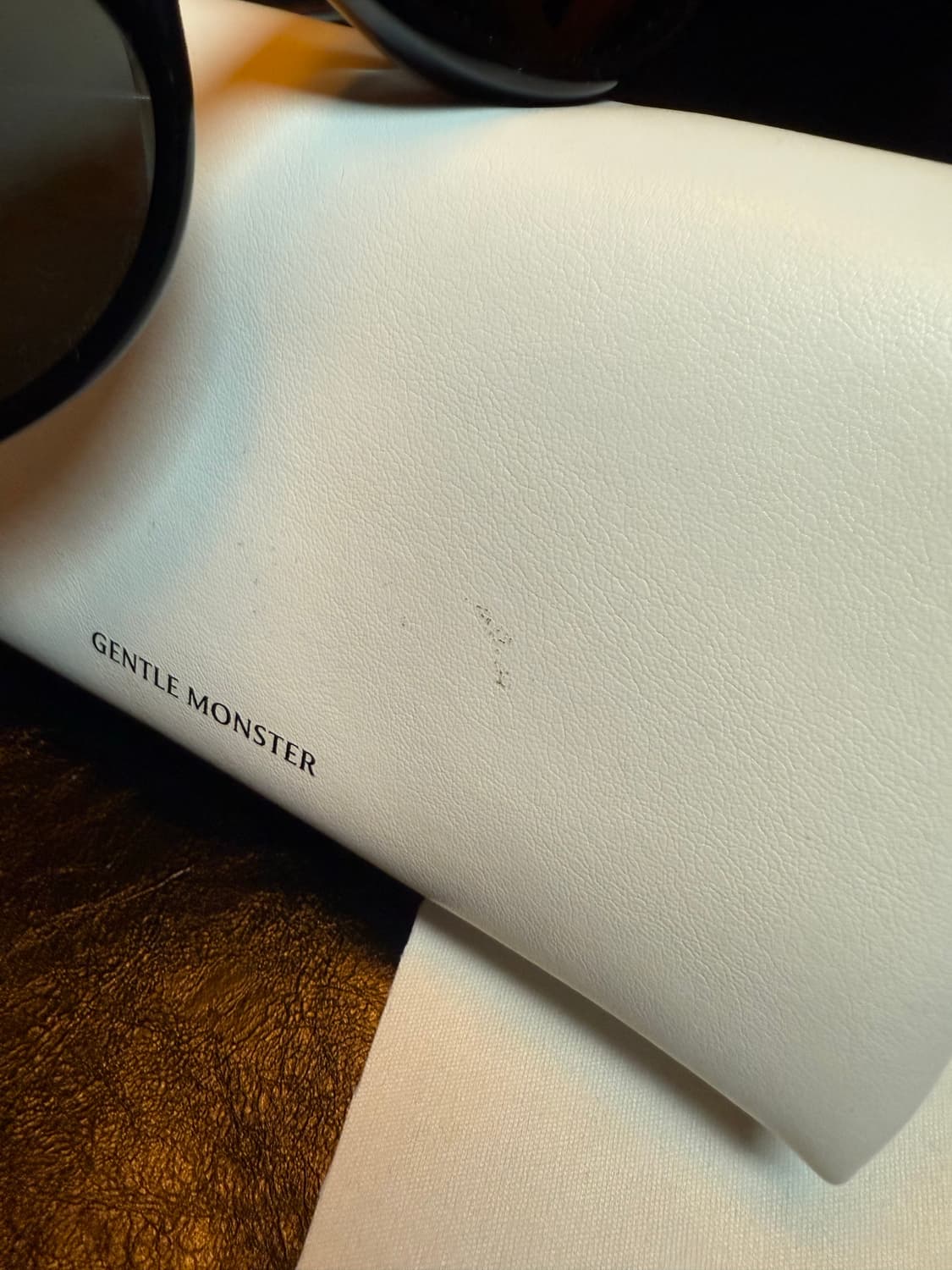 젠틀몬스터 영 01 블랙 상품이미지9