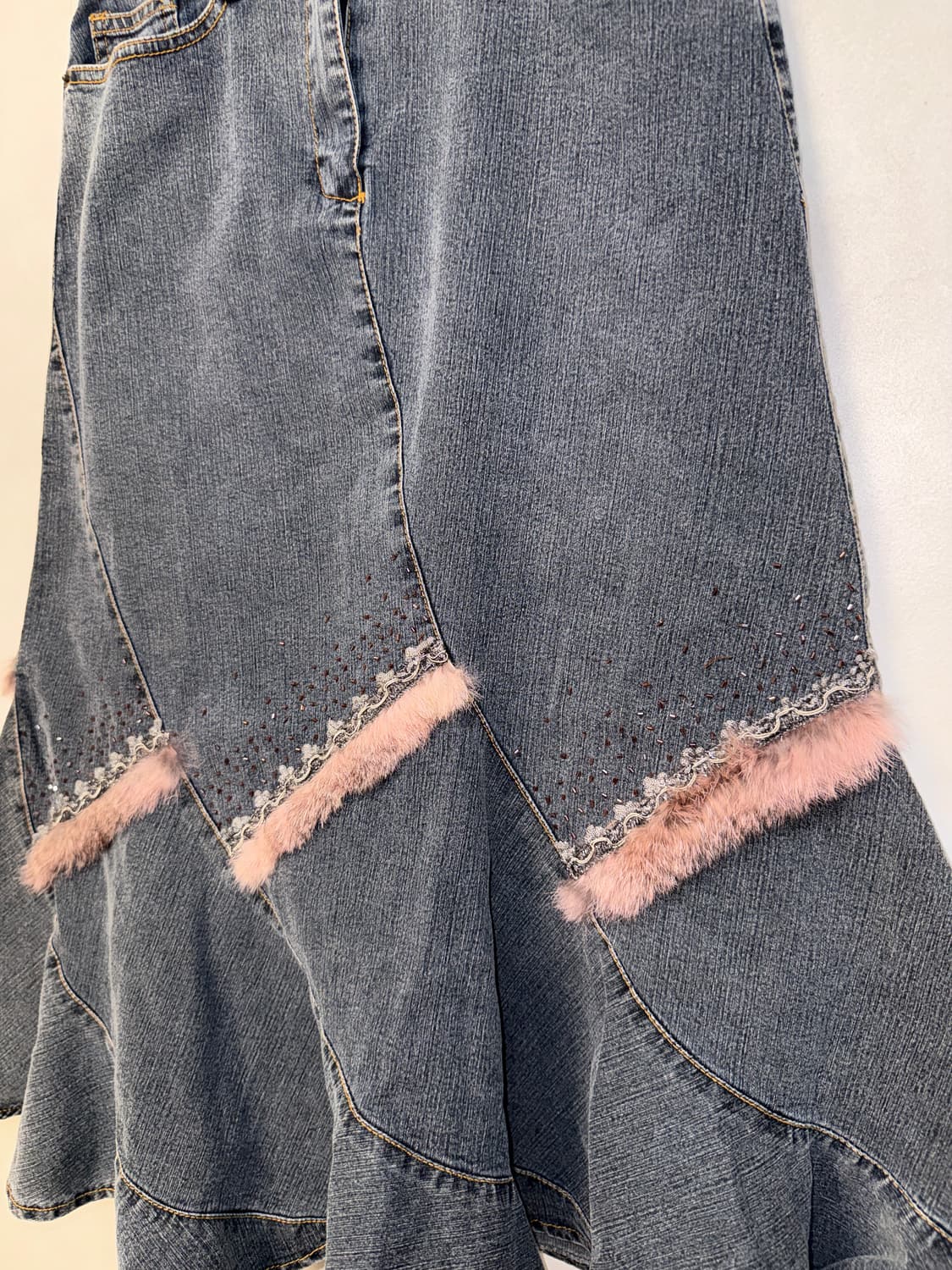 Denim indi pink fur trimmed mermaid sk 상품이미지3
