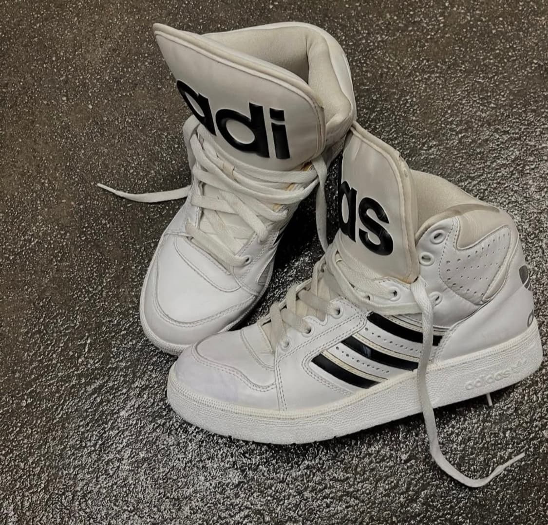 제레미 스캇 화이트 구해요 제시 부탁드립니다 상품이미지1