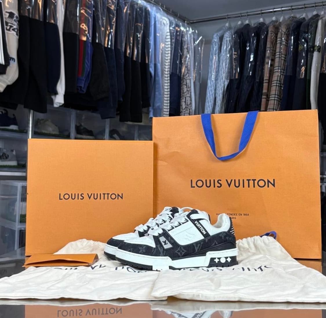 [리오브] 루이비통 LV 트레이너 데님 모노그램 스니커즈 상품이미지1
