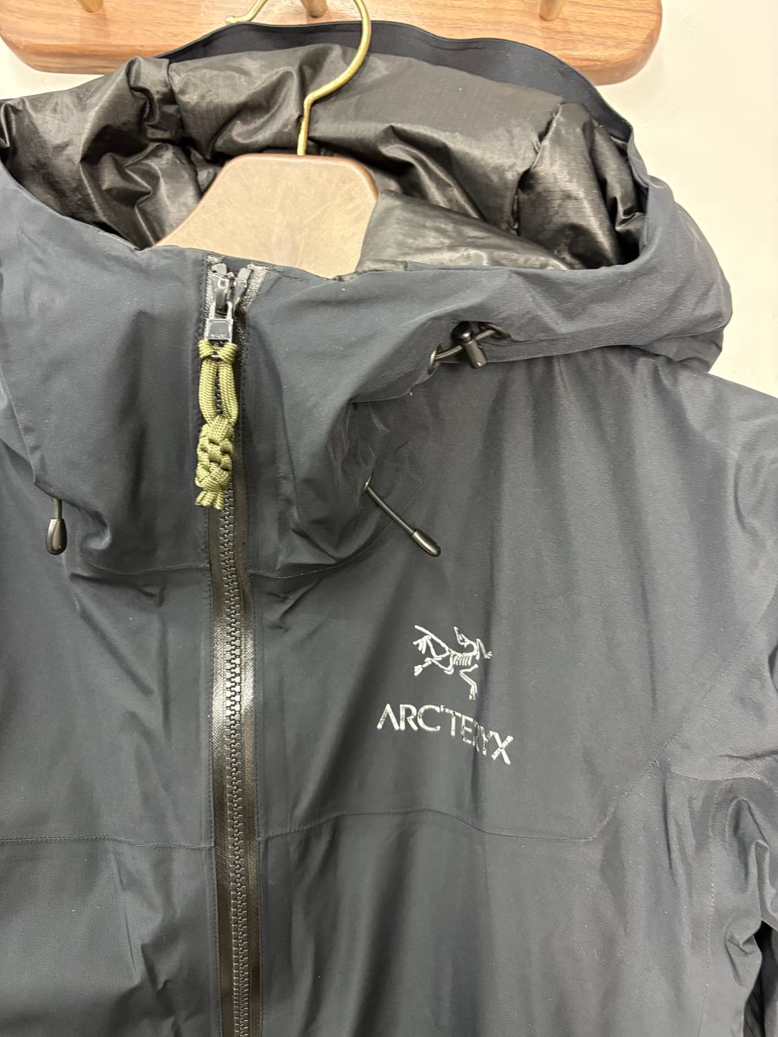 아크테릭스 피션 고어텍스 패딩 자켓 A3596 상품이미지4