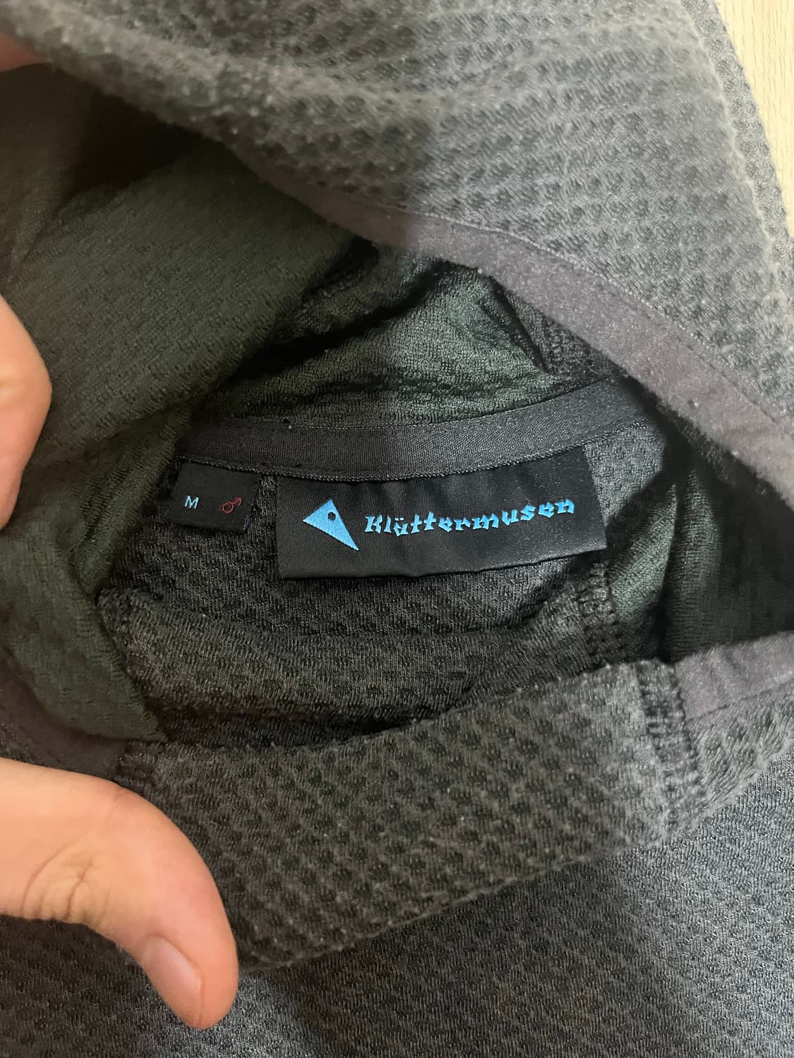 클라터뮤젠 후드티 m 상품이미지2