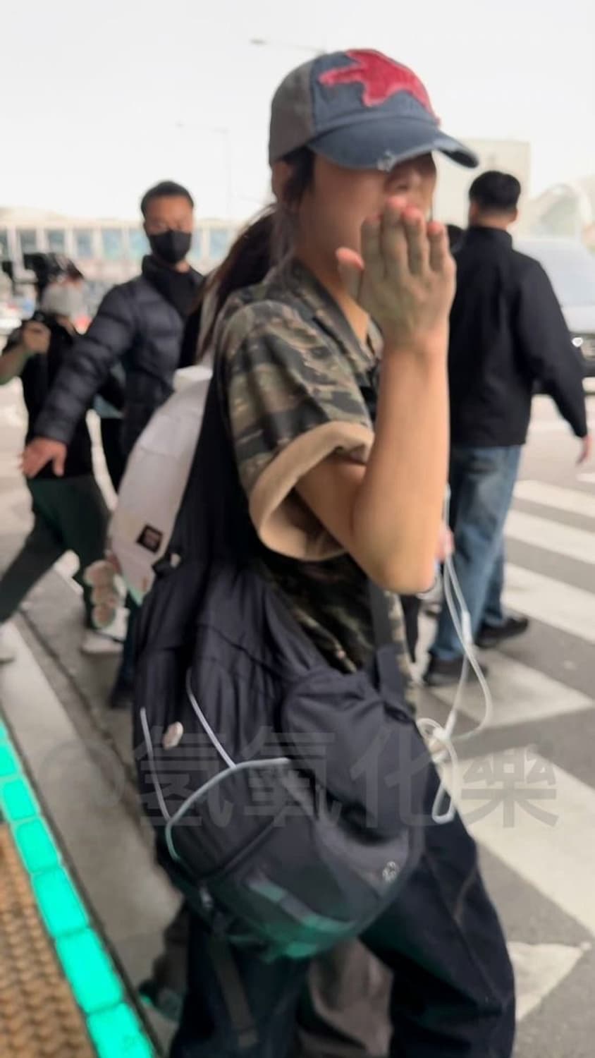 (뉴진스 해린, 조이 착용) 코이세이오 스마트어반유즈풀 백팩 네이비 상품이미지2