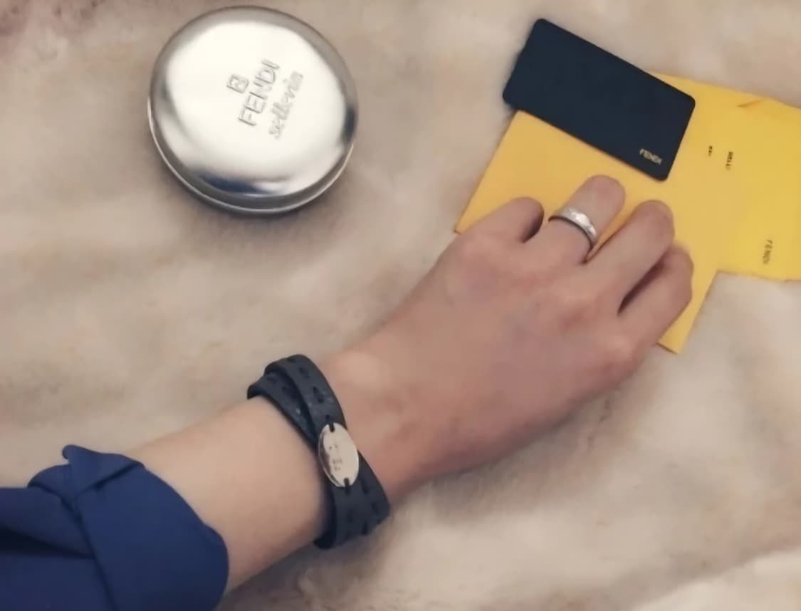 (정품)펜디 셀러리아 2줄 블랙 가죽 팔찌 상품이미지1