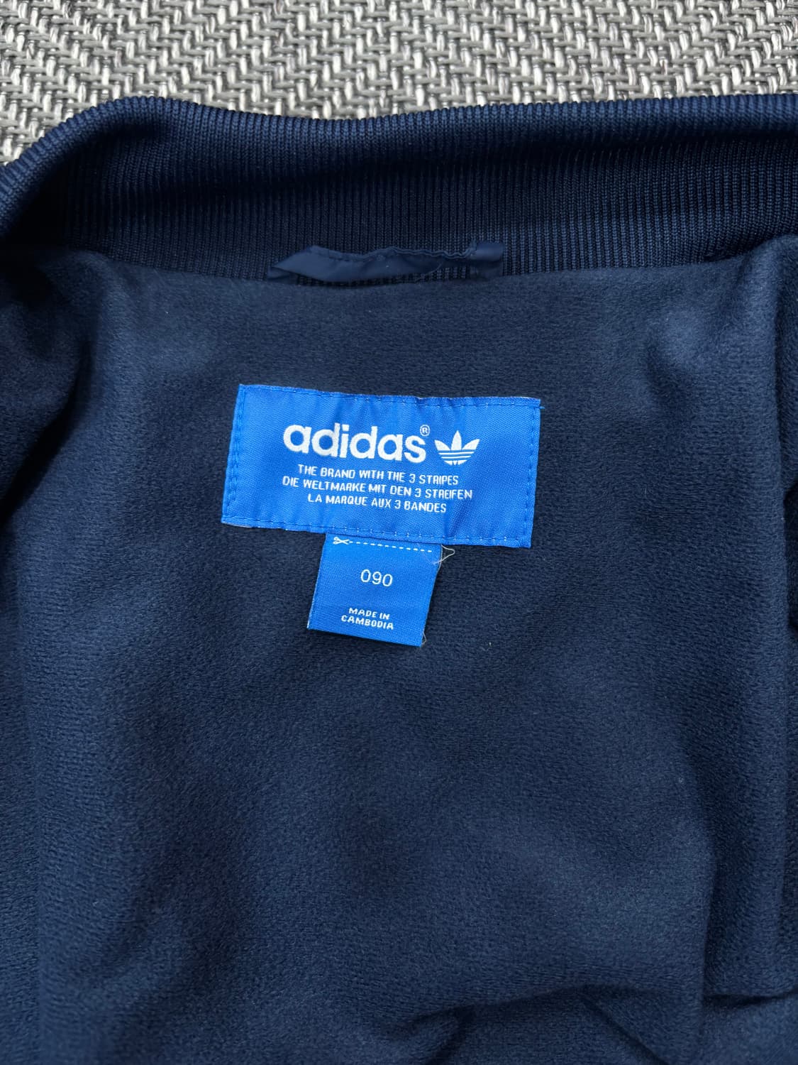 아디다스 경량패딩 네이비 상품이미지3