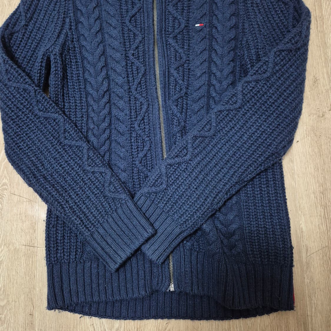 타미힐피거 데님 여성 꽈배기 니트집업 상품이미지3