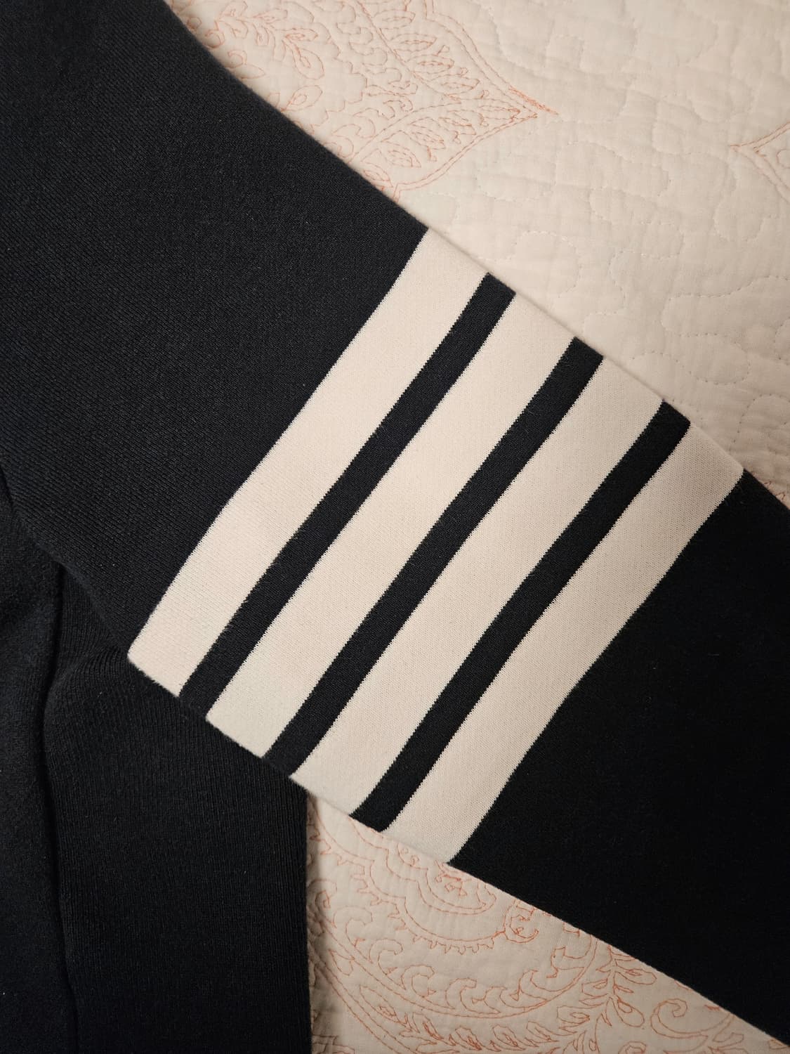 톰브라운 4선 후드집업 네이비 색상 5 사이즈 판매합니다! 상품이미지10