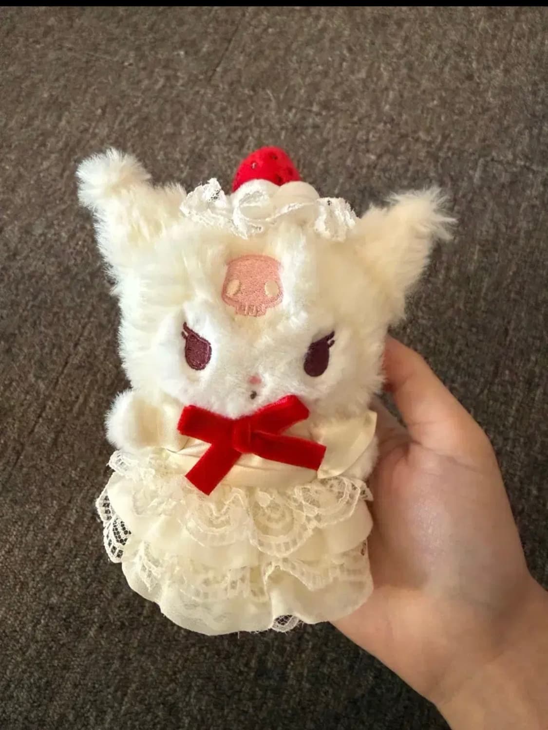 [새상품] 산리오 쿠로미 쇼트케이크 디저트 딸기 인형 키링 상품이미지1