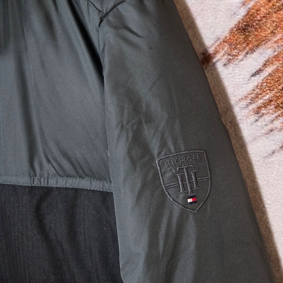 타미힐피거 배색 다운 패딩 점퍼 상품이미지3