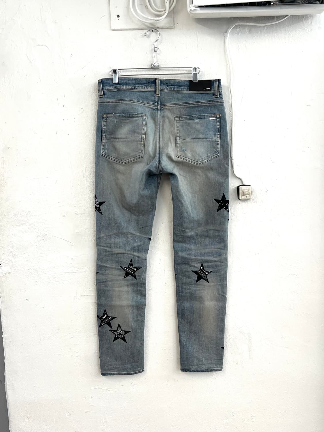 아미리 반다나 스타 패치 데님 팬츠 상품이미지9
