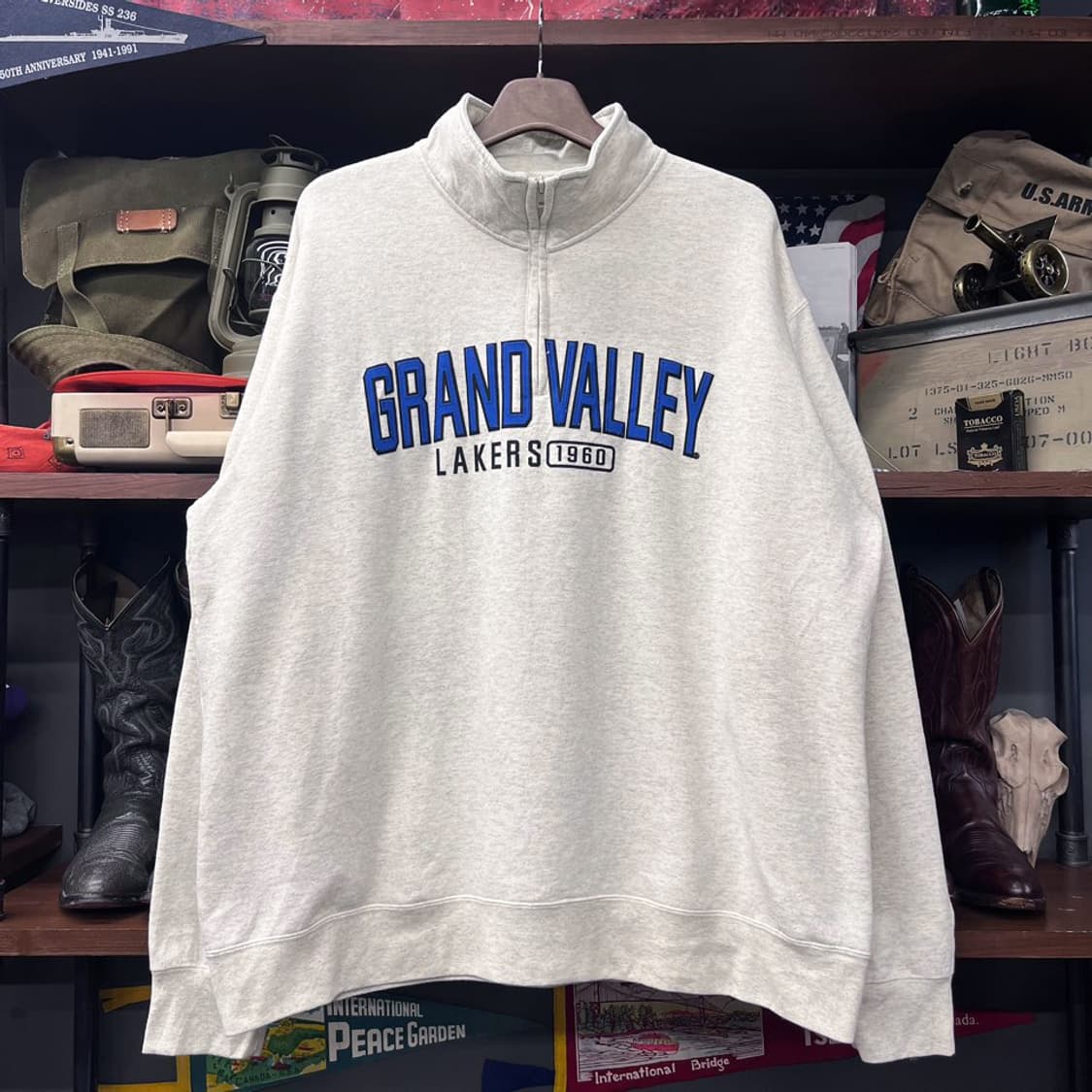 챔피온 그랜드 밸리 스테이트 레이커스 스펠아웃 반집업 스웨터 N427 상품이미지1