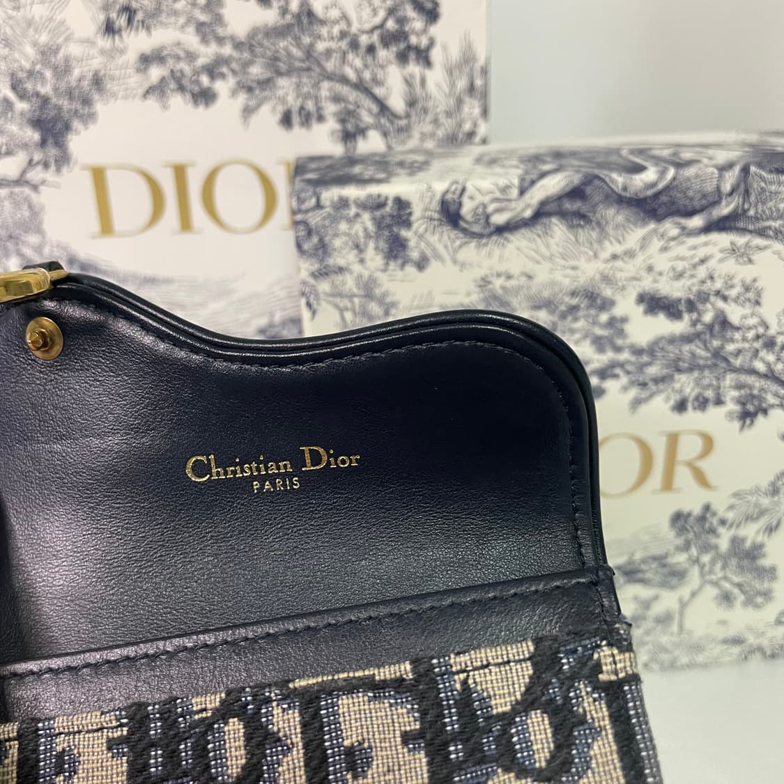 디올 오블리크 새들 카드지갑 상품이미지7