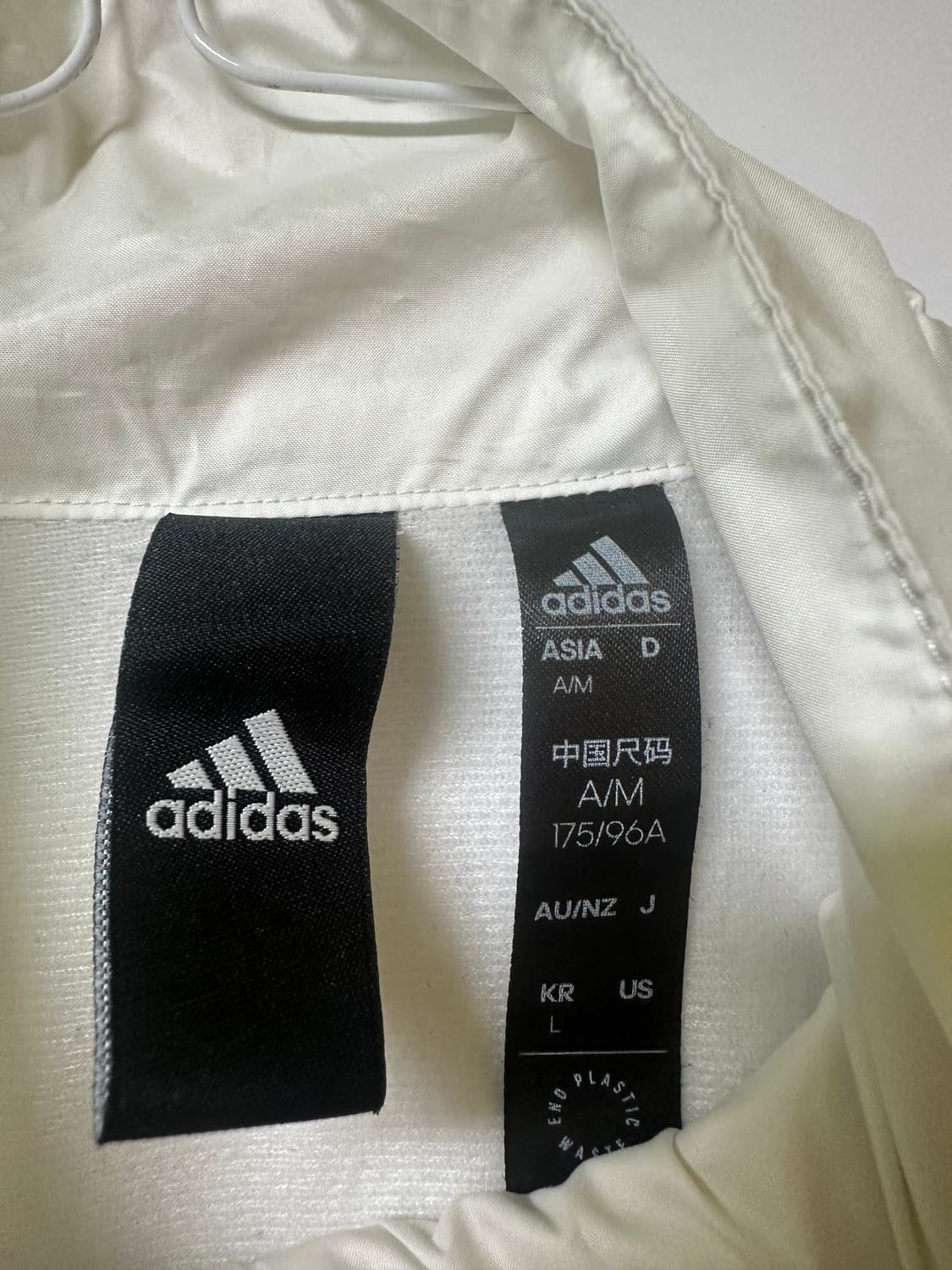아디다스 흰색 바람막이 L 상품이미지2