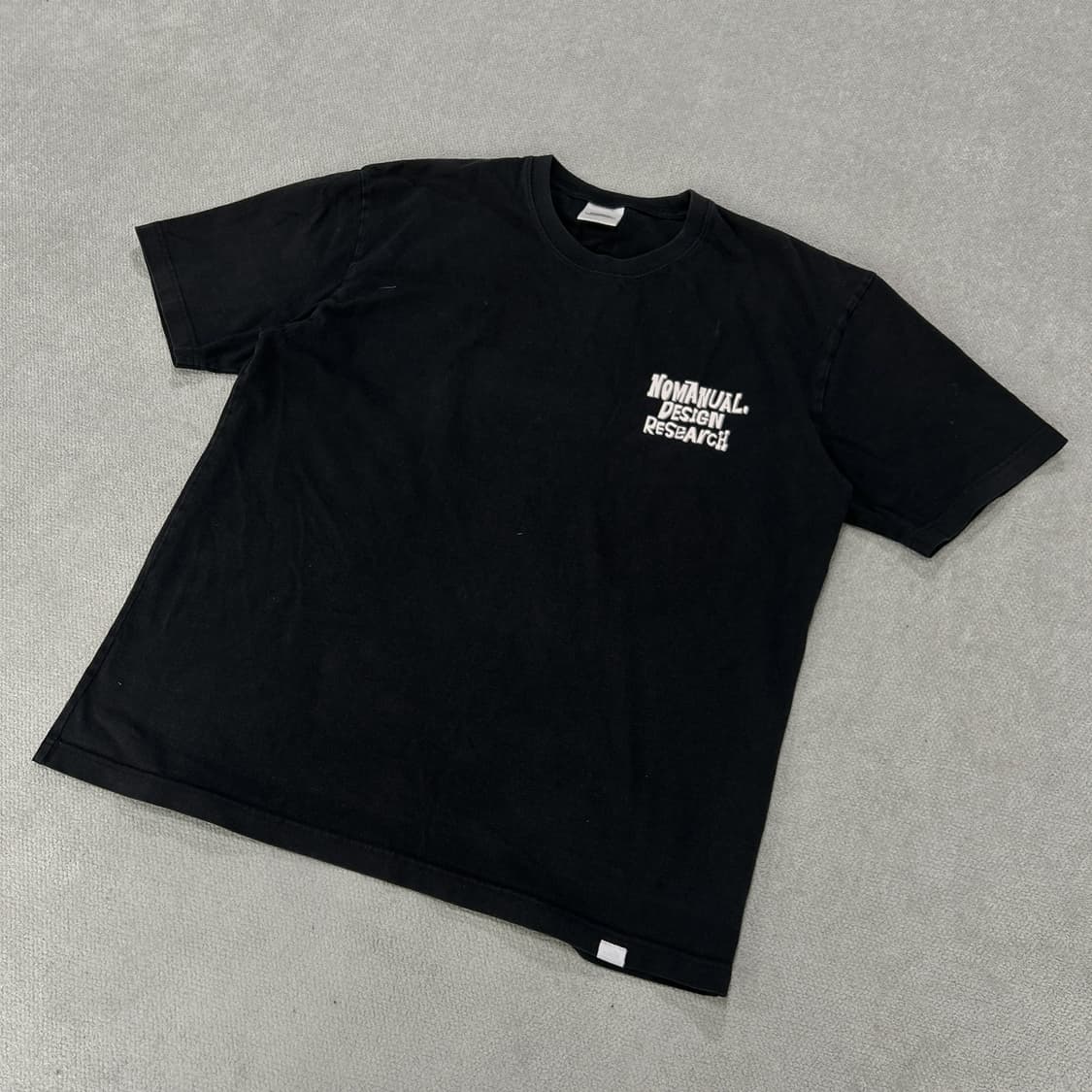 노매뉴얼 디자인 리서치 반팔 티셔츠 블랙 100 상품이미지1