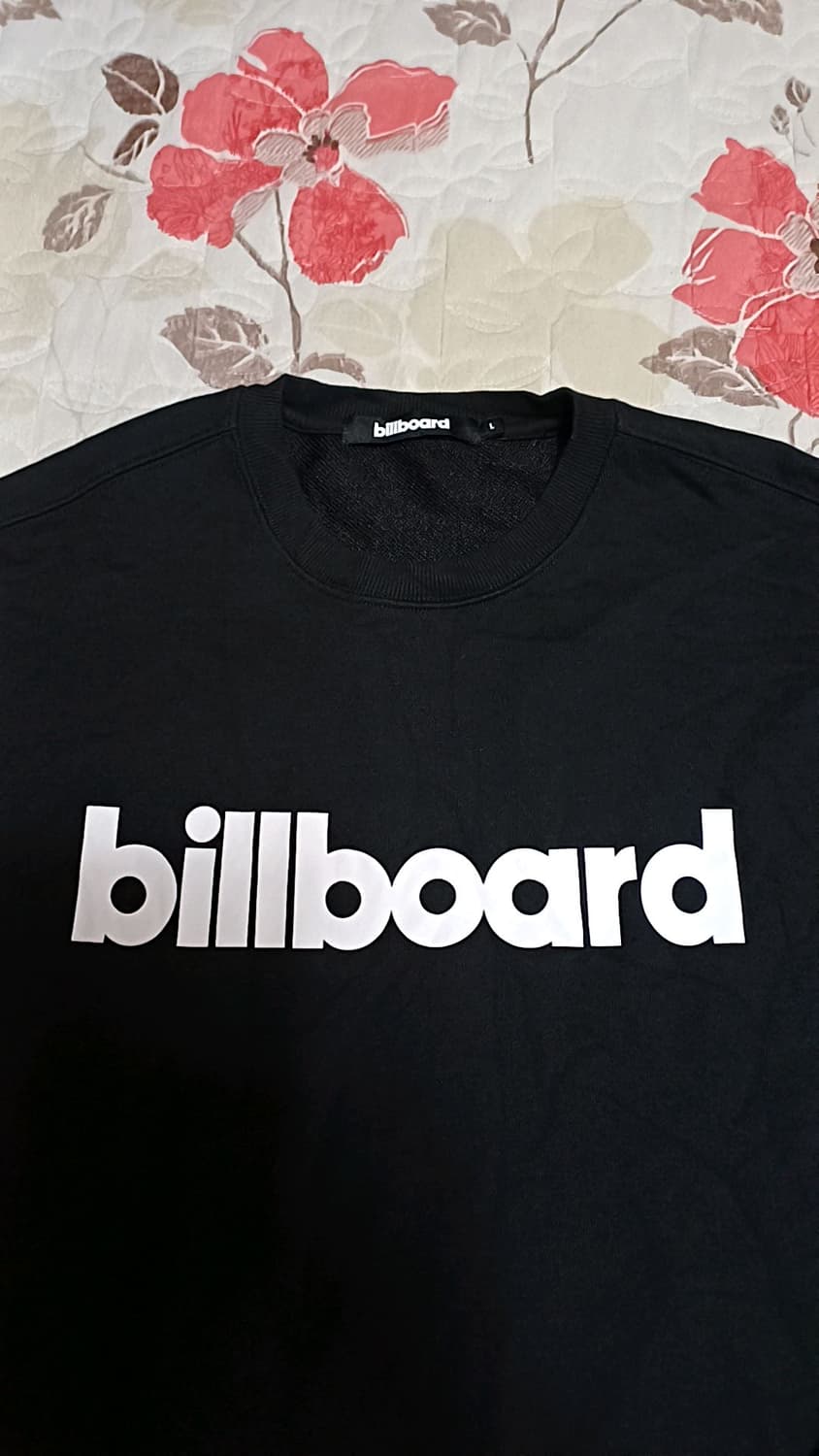 빌보드 오버핏맨투맨 실측105 가슴60 기장71 상품이미지2