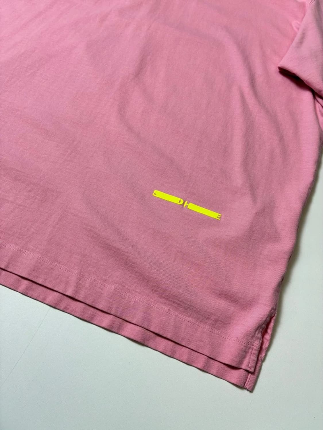 솔리드옴므 20FW 오버핏 핑크 그래픽 반팔 티셔츠 PN9580 상품이미지5