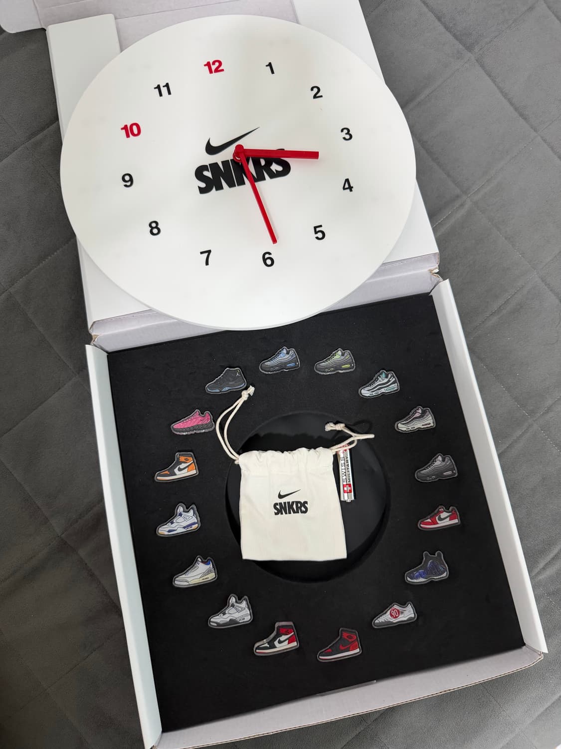 나이키 SNKRS 시계(500개한정) 상품이미지1