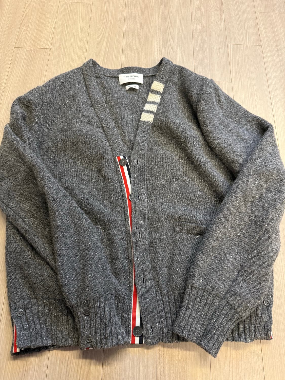 톰브라운 가디건 상품이미지1
