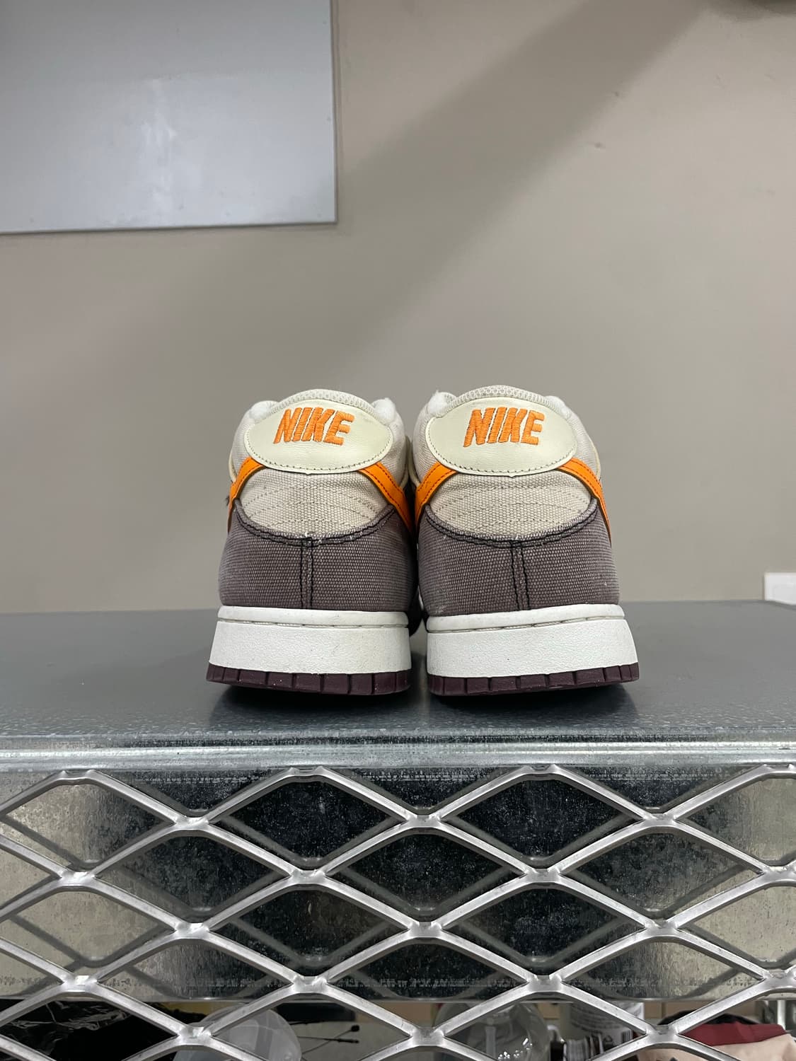 나이키 덩크 미드 코코넛 밀크 300 상품이미지3