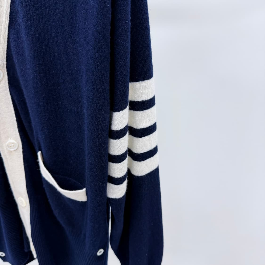 [S+급/3] 톰브라운 사선완장 캐시미어 가디건 상품이미지2