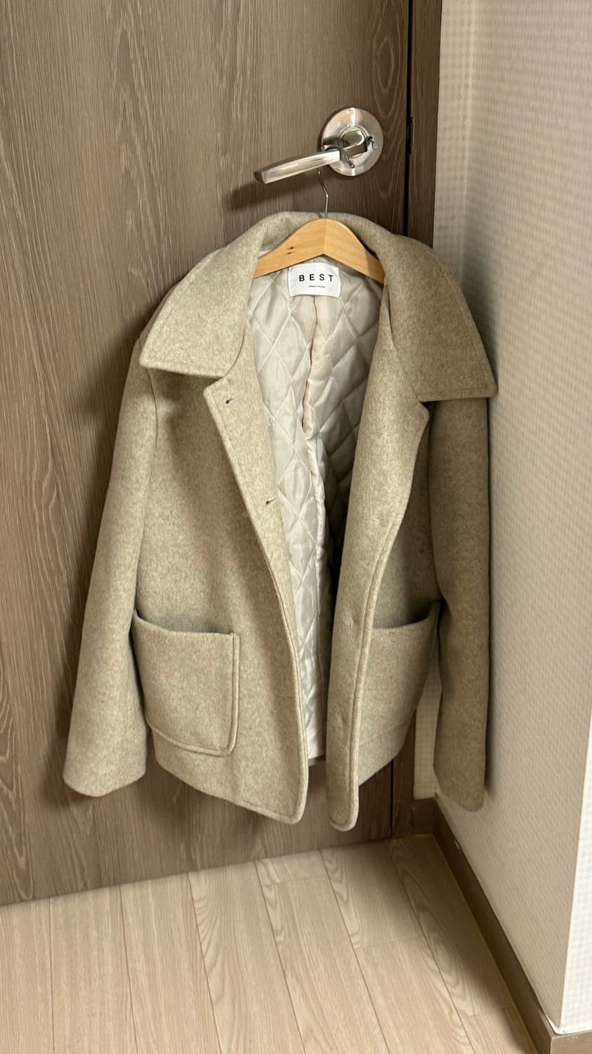 여성 가벼운 숏코트 판매합니다 상품이미지2