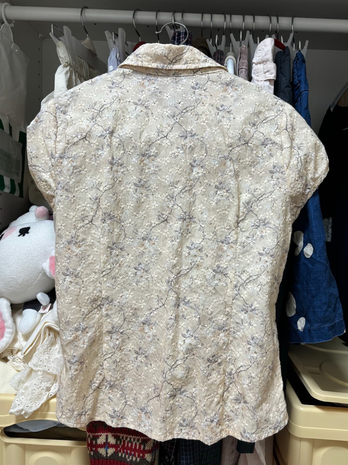 콜로신스 GIRLY EMBROIDERY BLOUSE APRICOT 상품이미지2