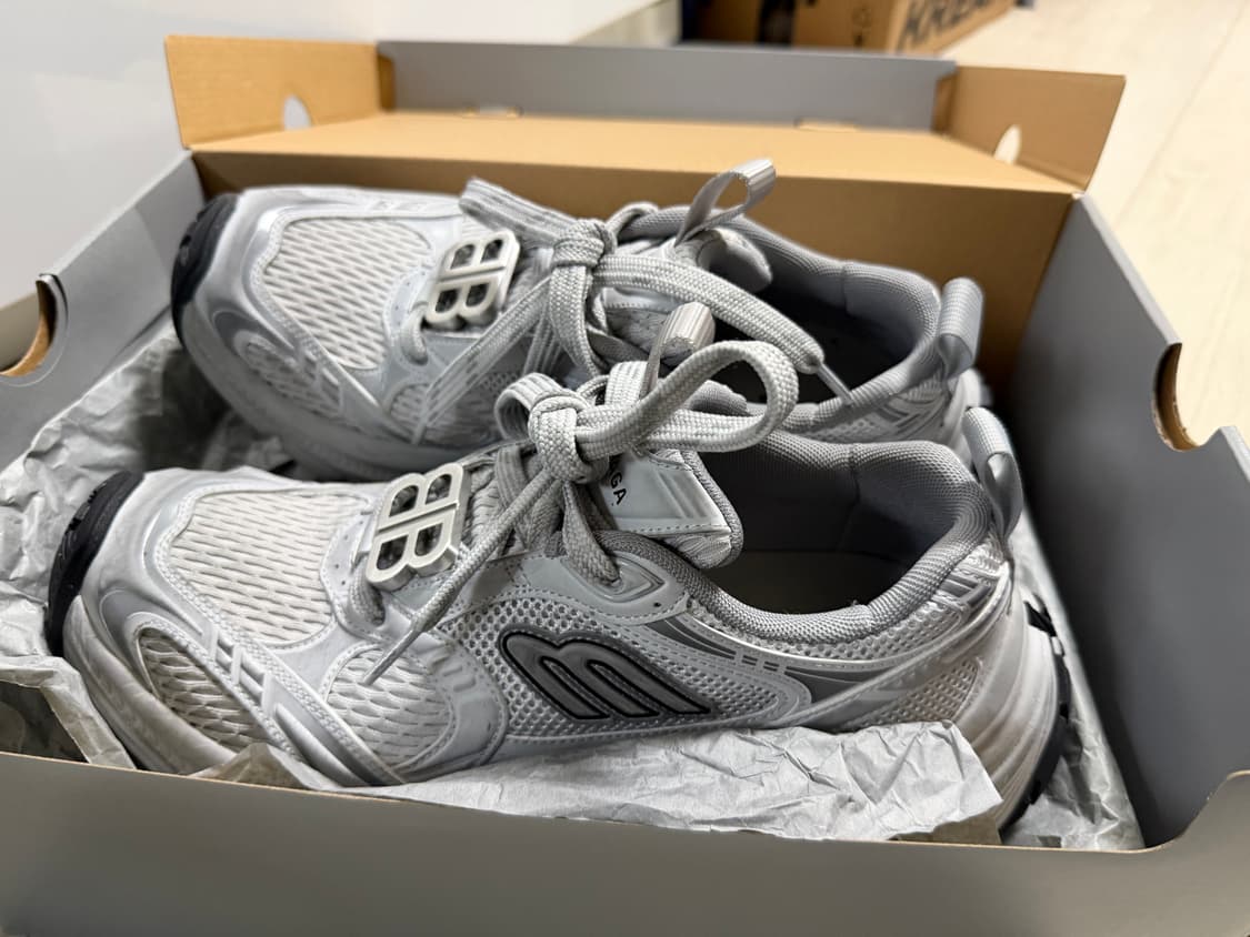 발렌시아가 6XL 실버 (신상) 사이즈 - 41 (급매) 상품이미지1