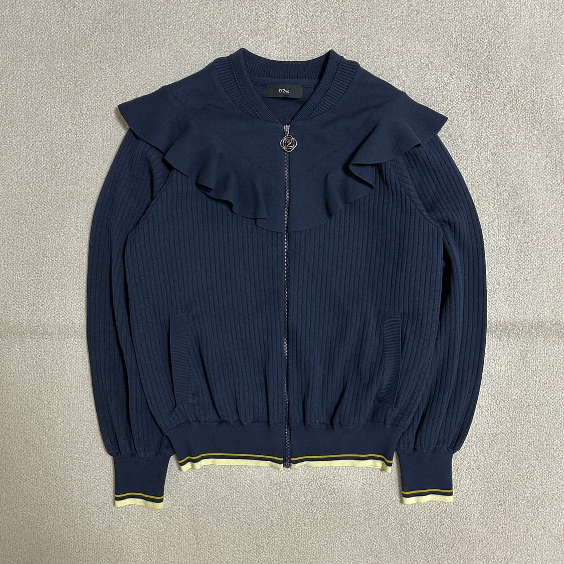 오즈세컨 프릴 컬러 라인 니트 집업 상품이미지2