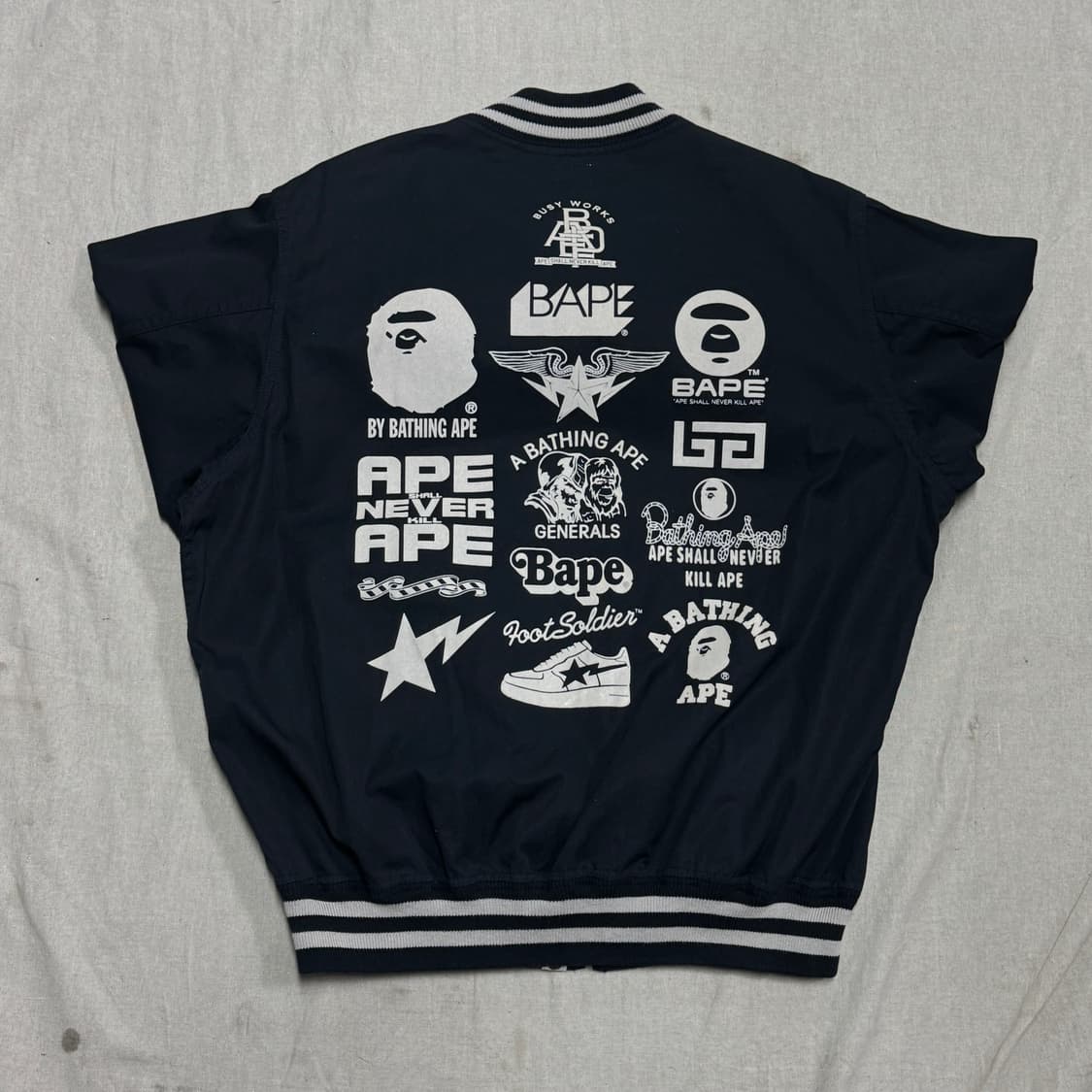 베이프 00s 사루 백로고 투웨이 봄버 자켓 S(100) 상품이미지1