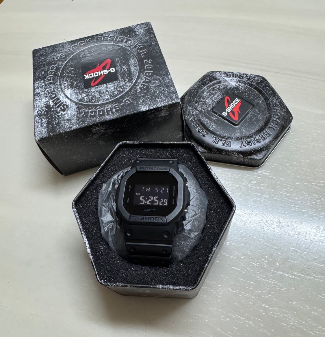 카시오 지샥 DW-5600BB 전자손목시계 상품이미지1