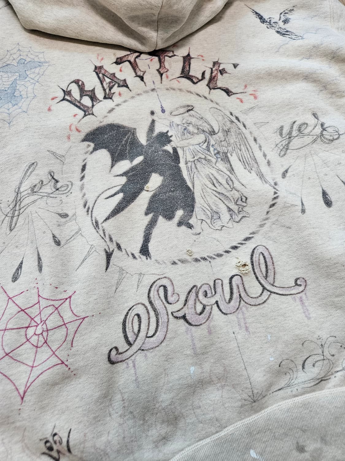 세인트미카엘 닥터우 후드티 상품이미지5