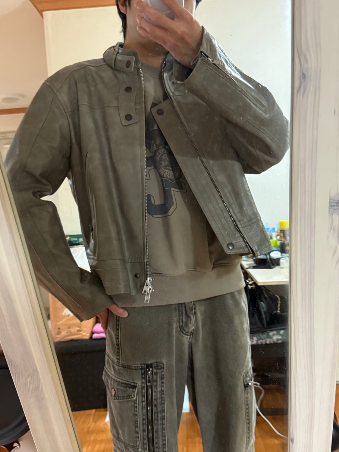 알렌느 - 벨티드 3D 레더 바이커 자켓 (그레이쉬 베이지/1) 상품이미지6