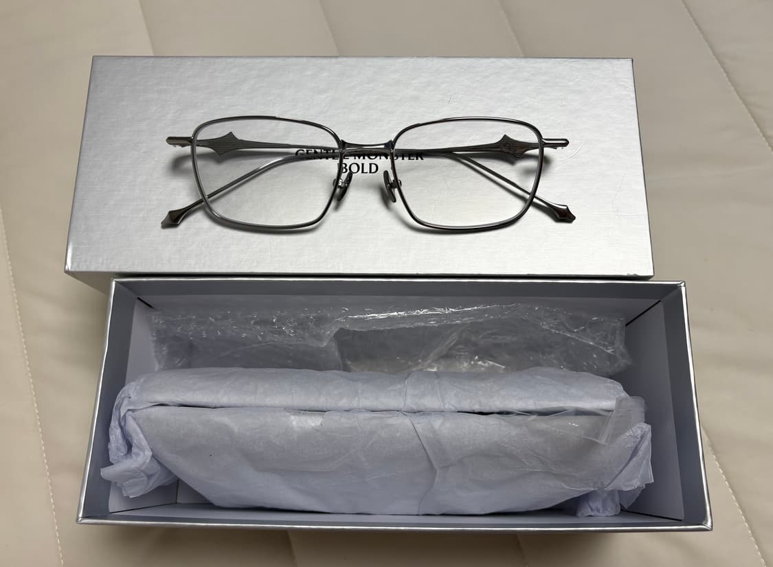 젠틀몬스터 볼드컬렉션 반타02 안경 판매 상품이미지4