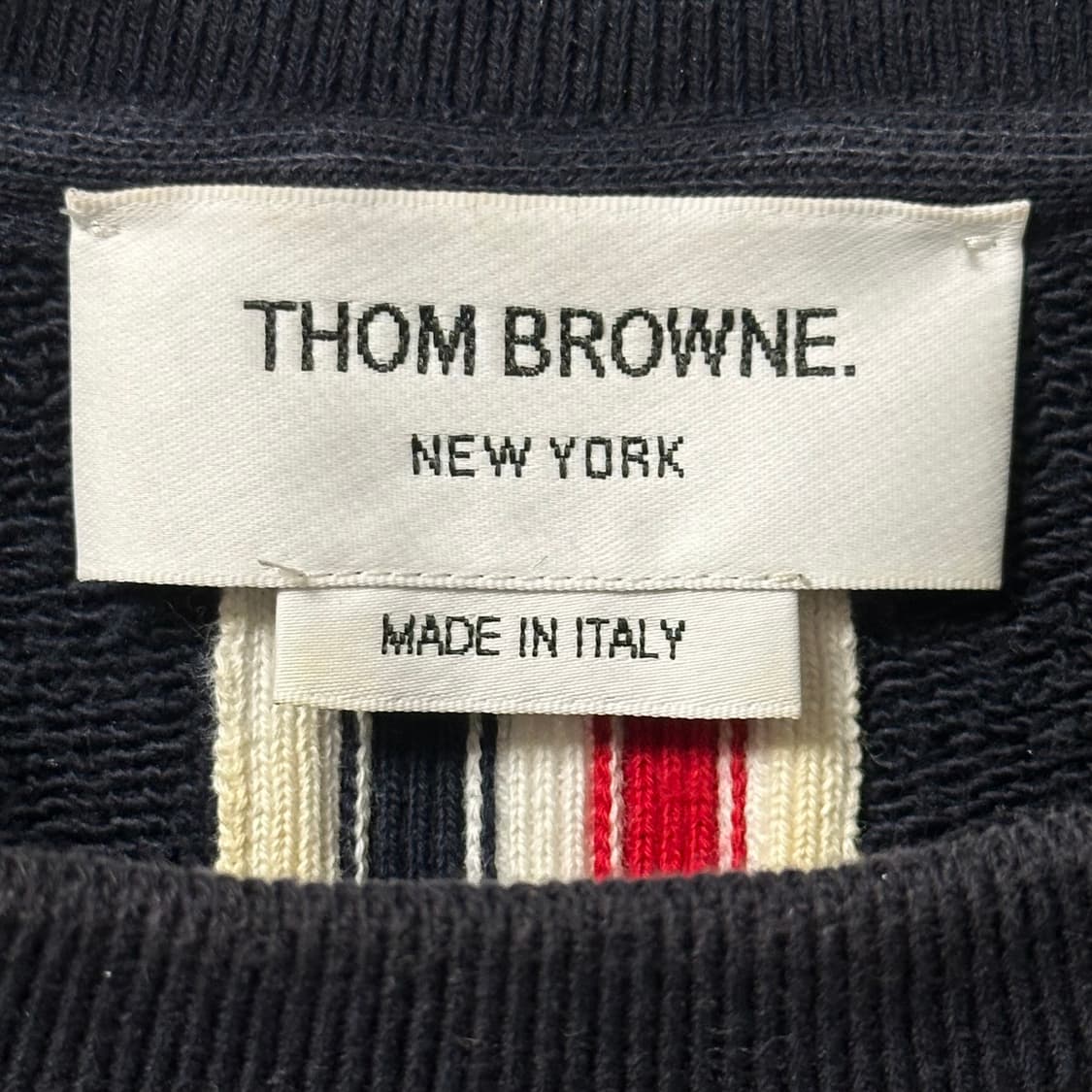 [2] 톰브라운 백삼선 맨투맨 네이비 상품이미지3