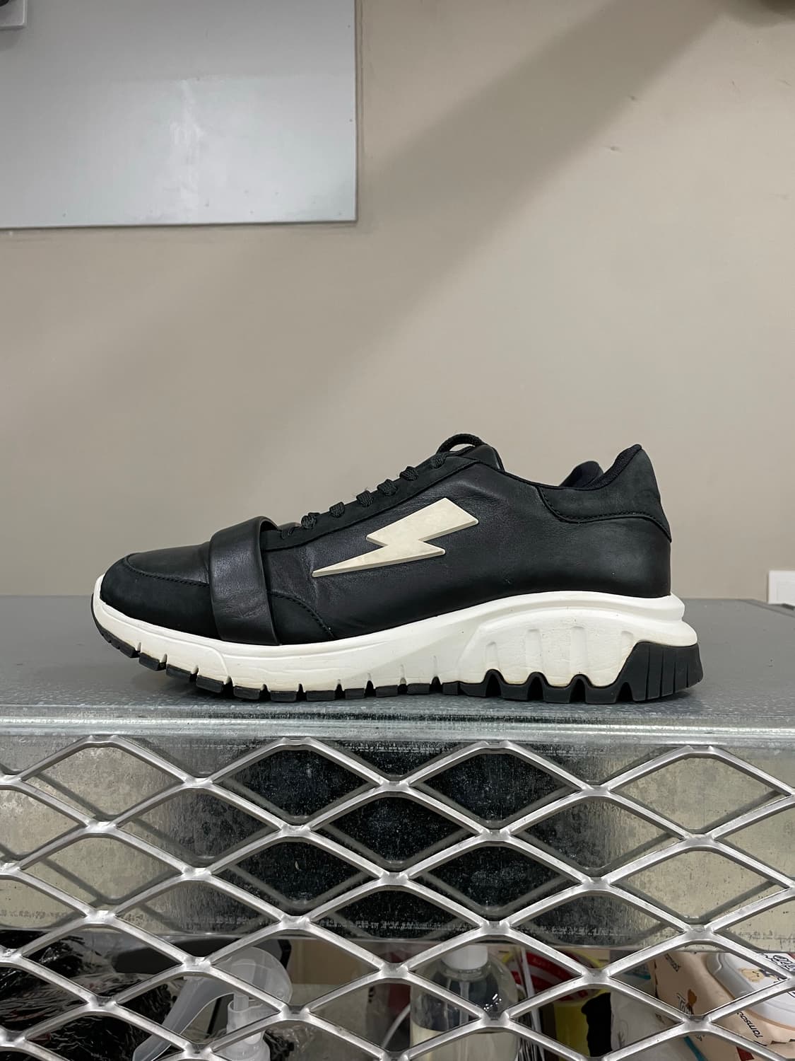 닐바렛 썬더 스트랩 스니커즈 40 상품이미지1