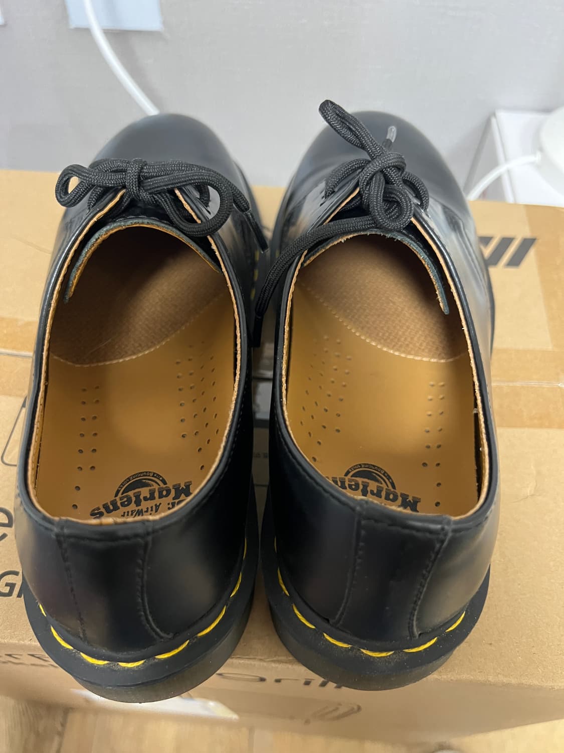 택포14) 닥터마틴 1461 스무스 3홀 블랙 UK5 240 상품이미지3