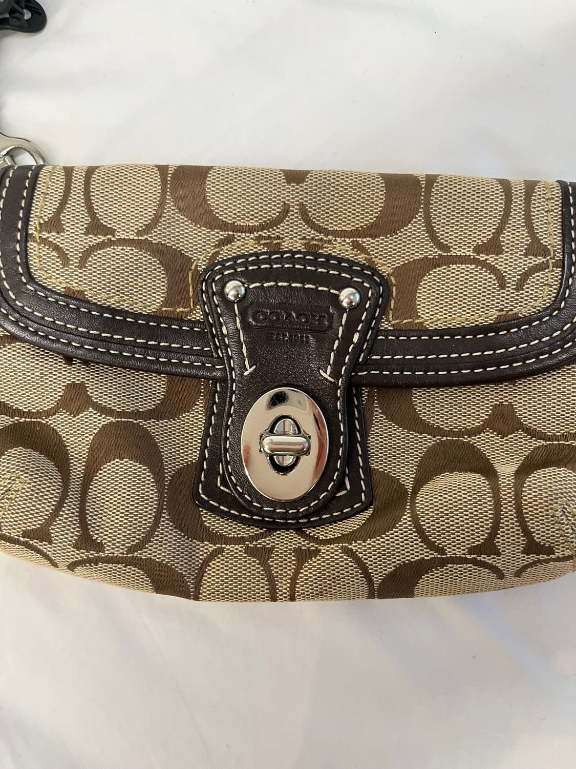 Coach Brown Mini Wallet 상품이미지4
