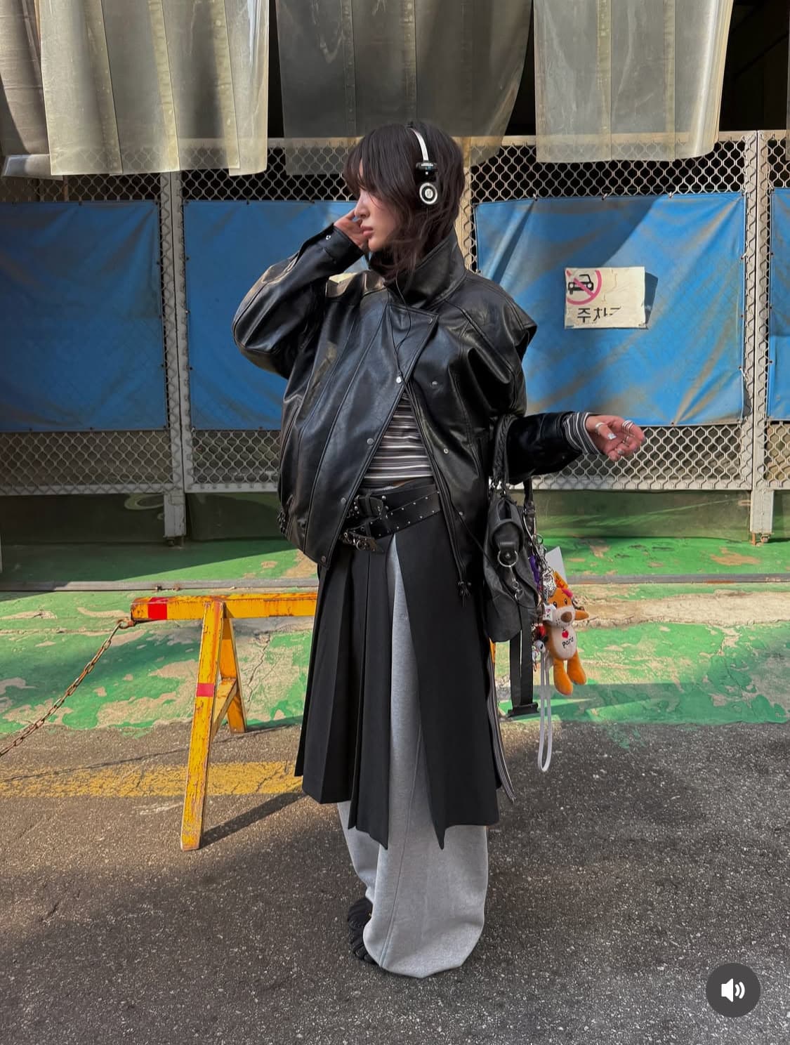 샌드릭 사이드 버튼 레더점퍼 블랙 상품이미지2