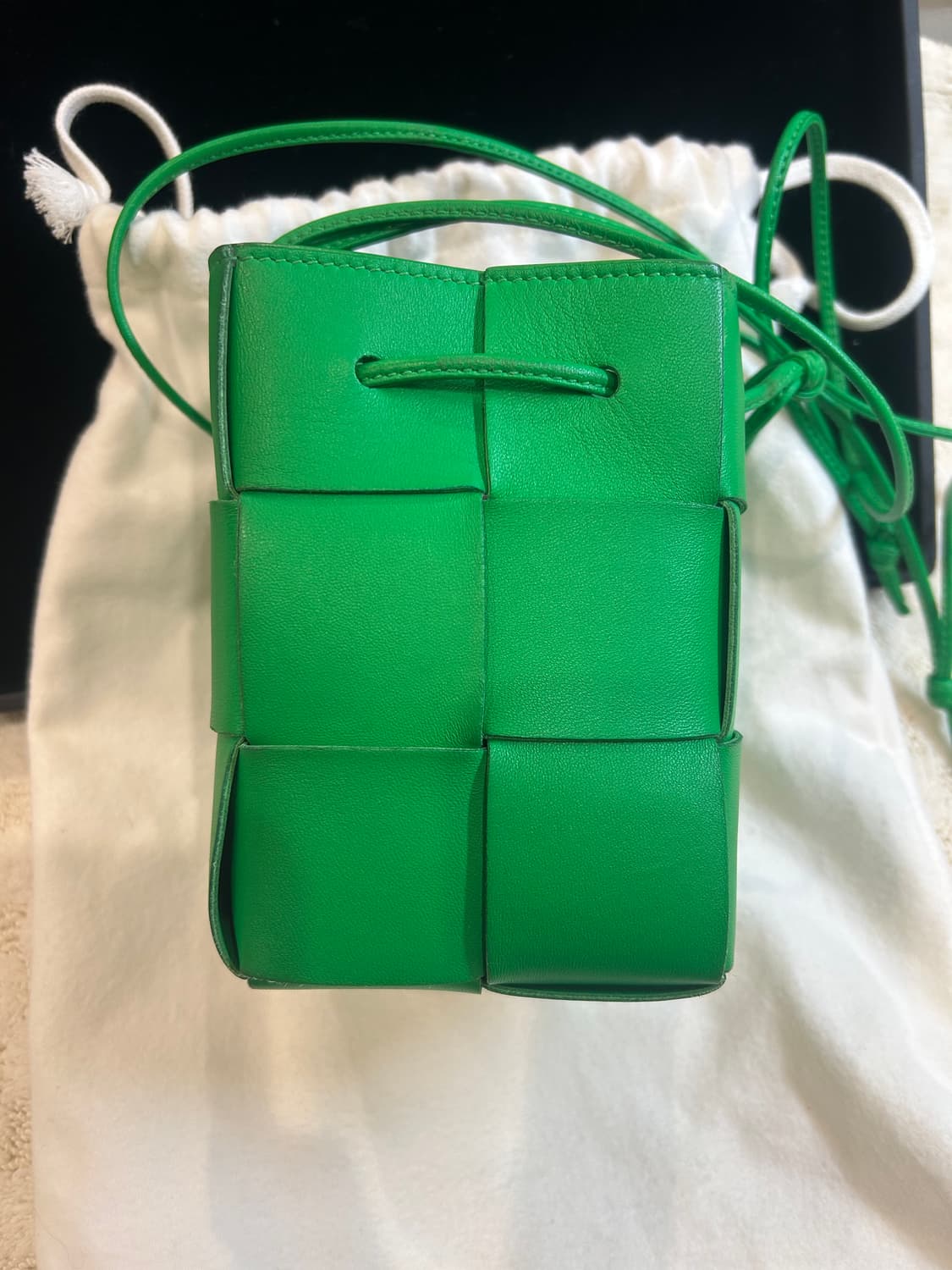 [정품/중고] 보테가 베네타 버킷백 미니  상품이미지5