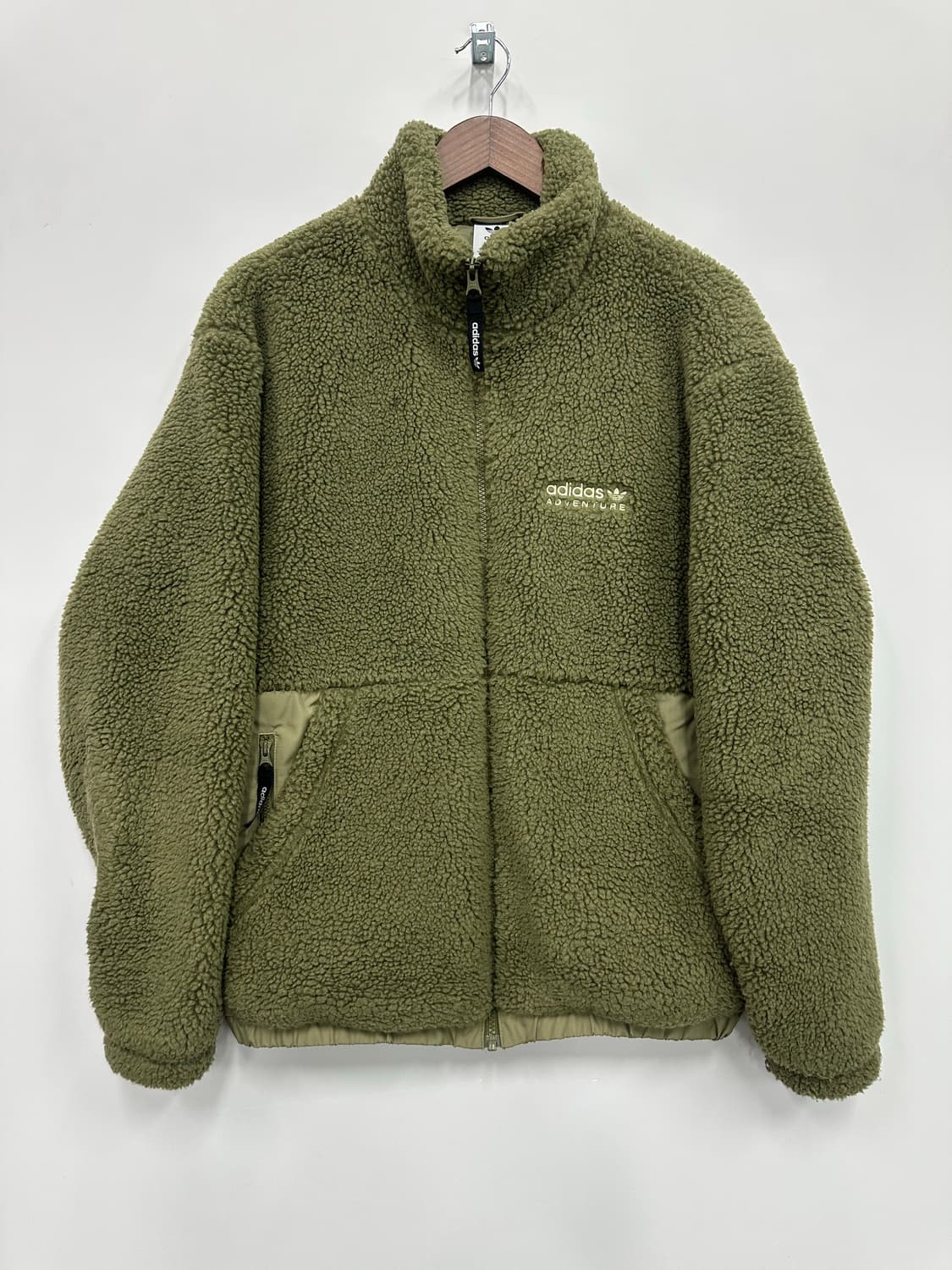 아디다스 카키 말차 뽀글이 플리스 상품이미지1