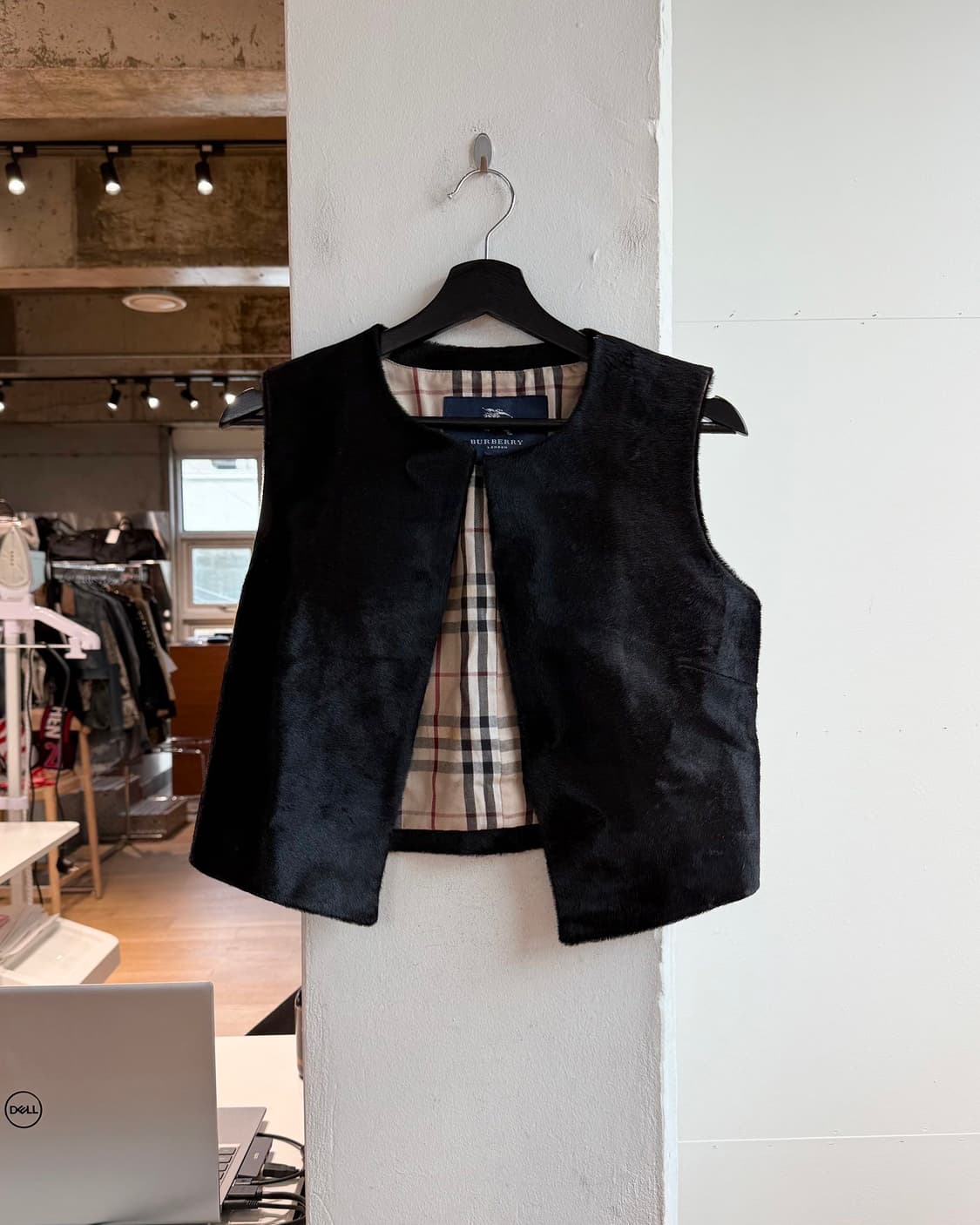 버버리 블랙 송치 베스트 자켓 상품이미지2