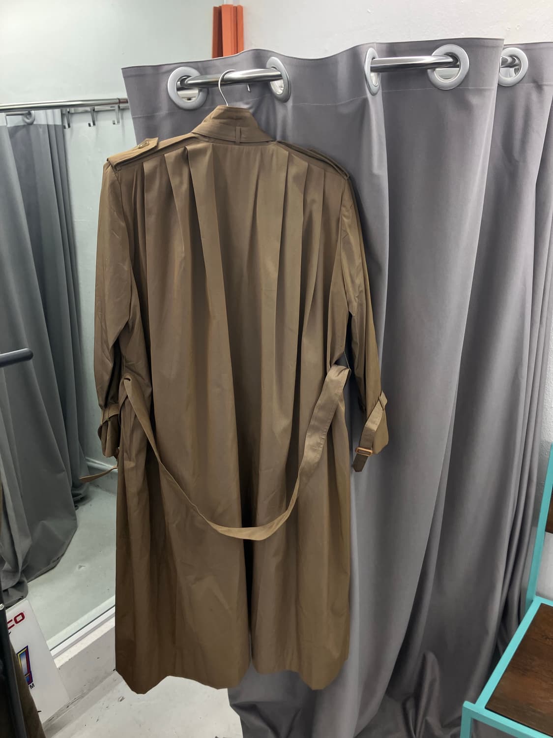 숄더핀턱 내피 트렌치코트 상품이미지6