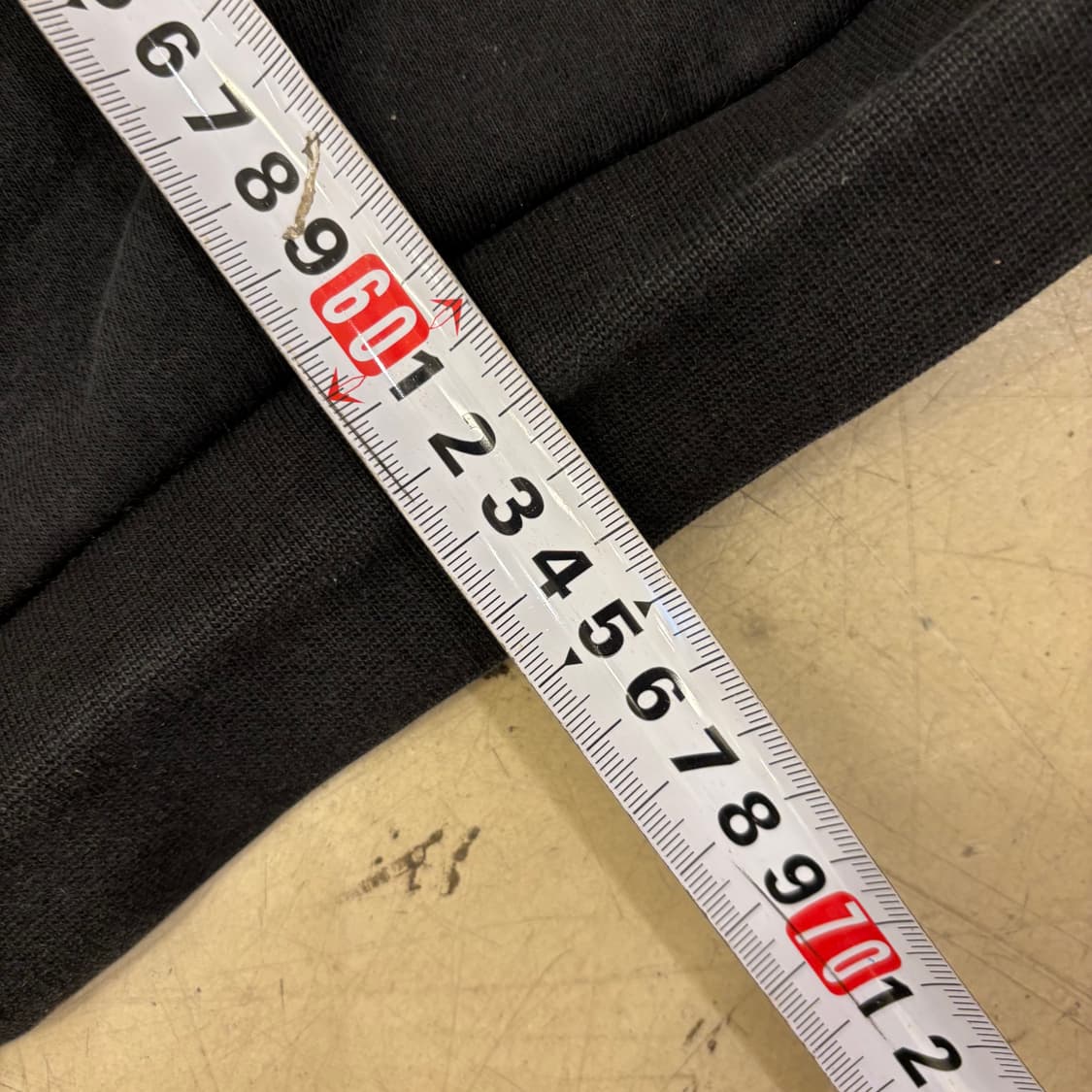 아디다스 삼선 스몰로고 블랙 맨투맨 상품이미지4