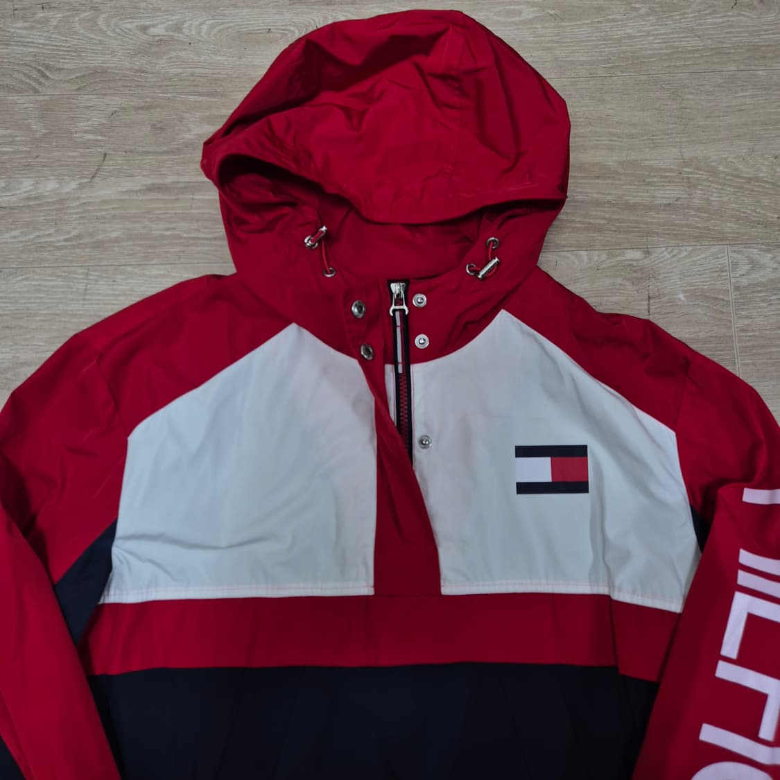 타미힐피거 빅로고 사이드 레터링 아노락 후드 바람막이 XS(85) 상품이미지2