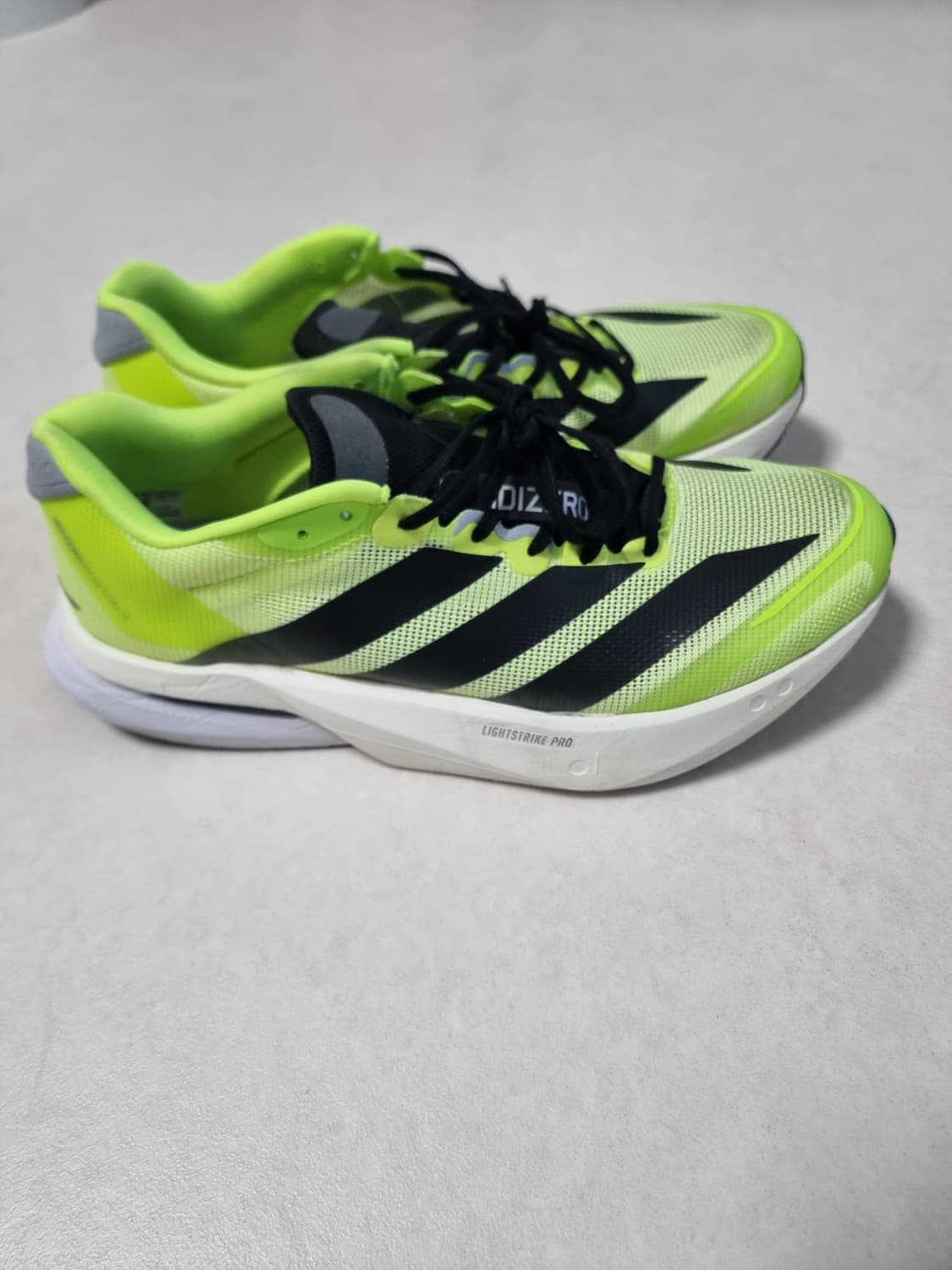 아디다스 보스턴 13 런닝화 네온 상품이미지3