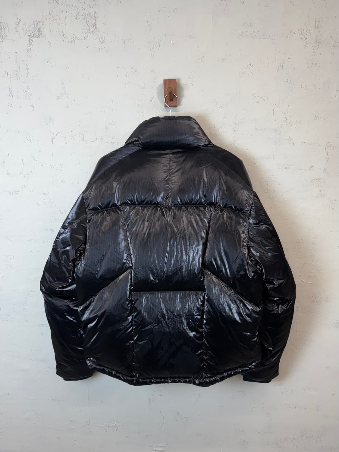 메종미네드 블랙 구스다운 숏 푸퍼 패딩 상품이미지2