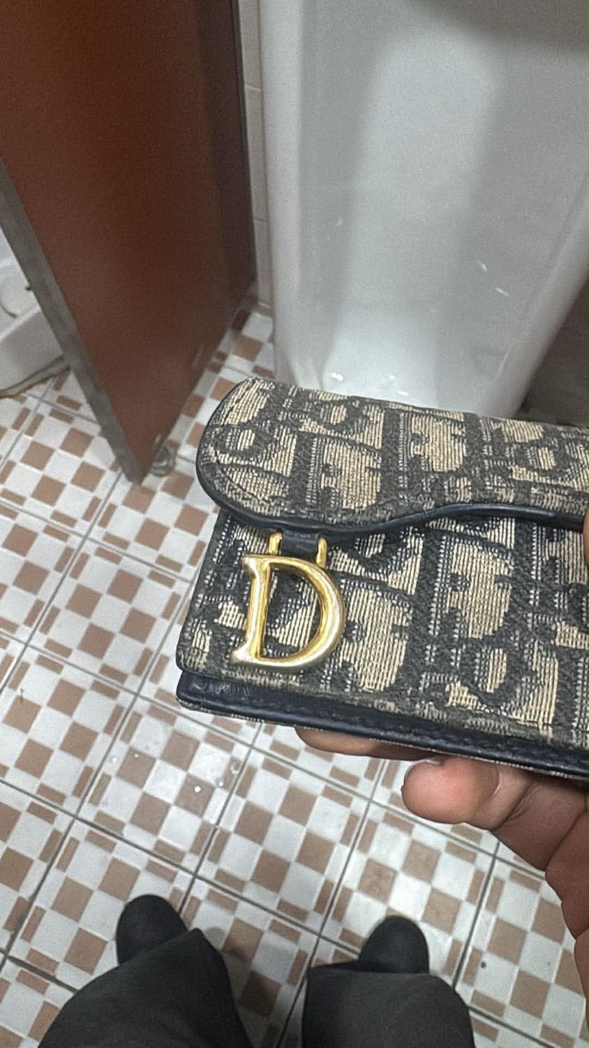 디올 지갑 상품이미지1