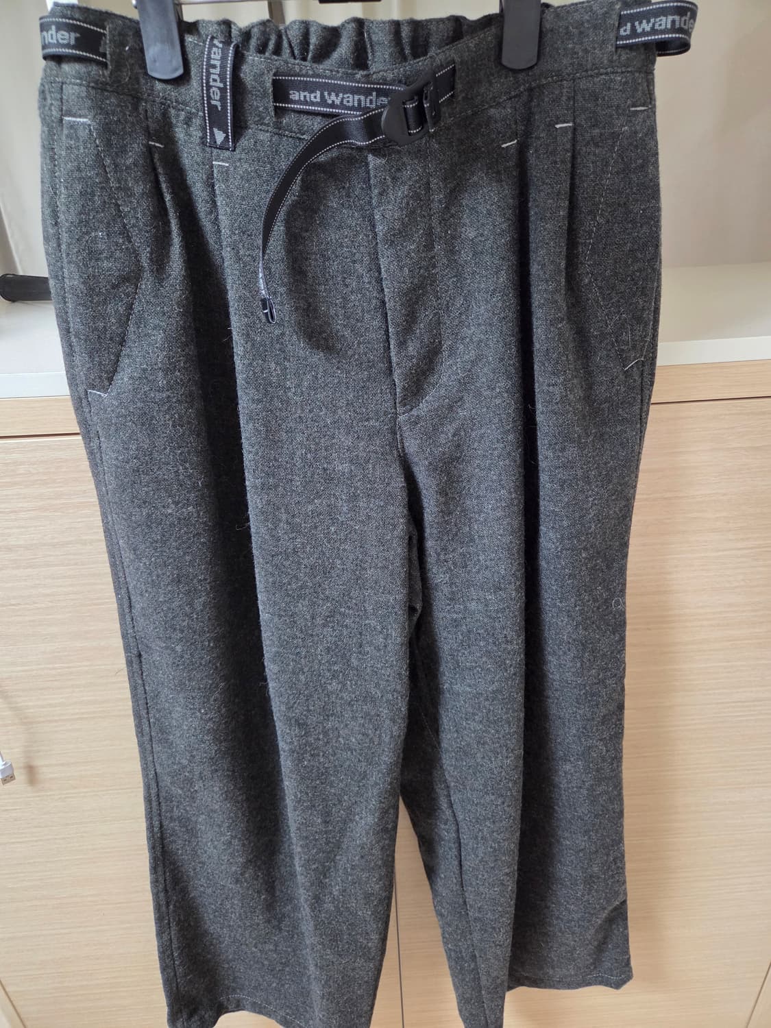 And Wander 앤드원더 리울 트위드 핀턱팬츠 상품이미지1